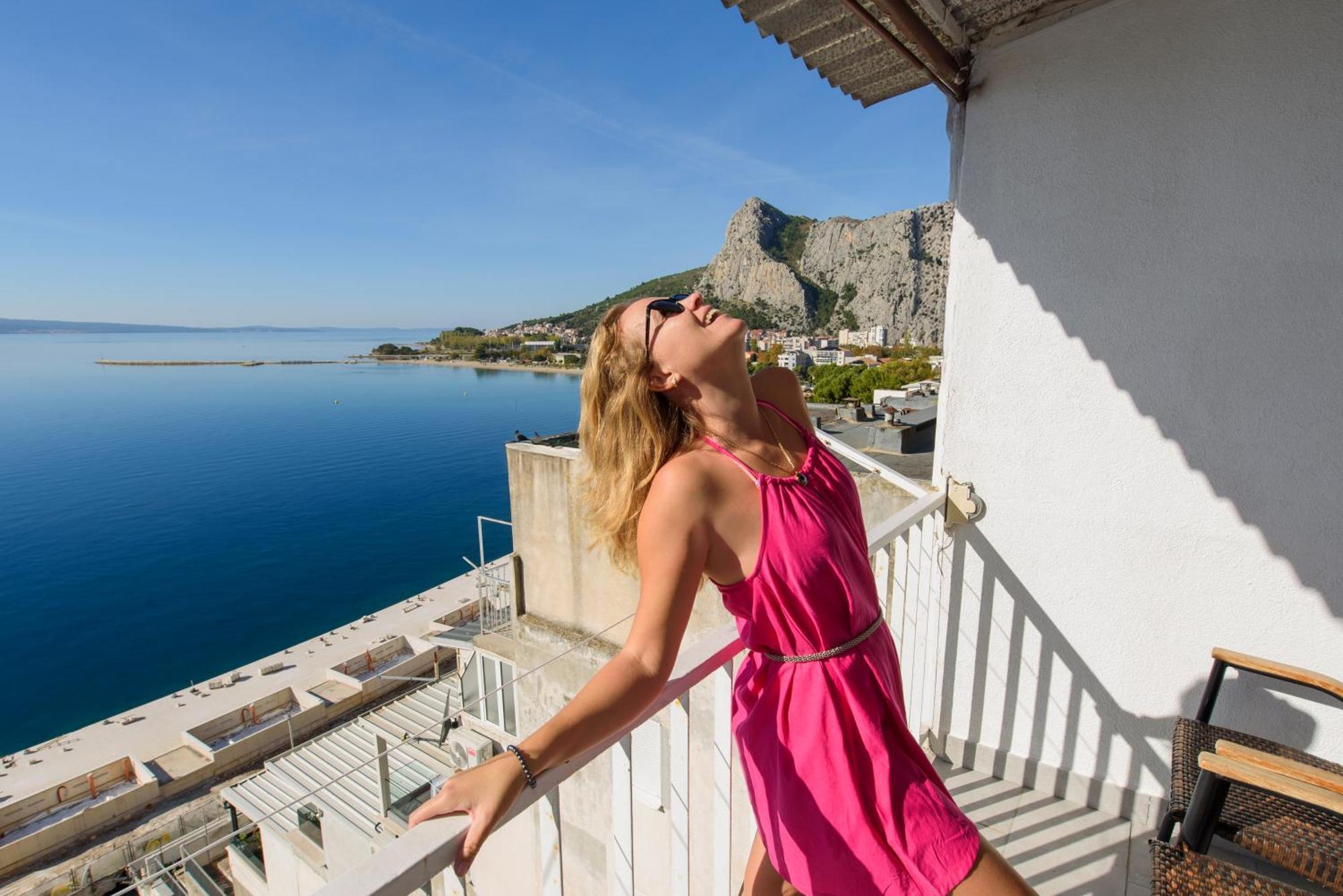 Sunny Apartment Omiš Buitenkant foto
