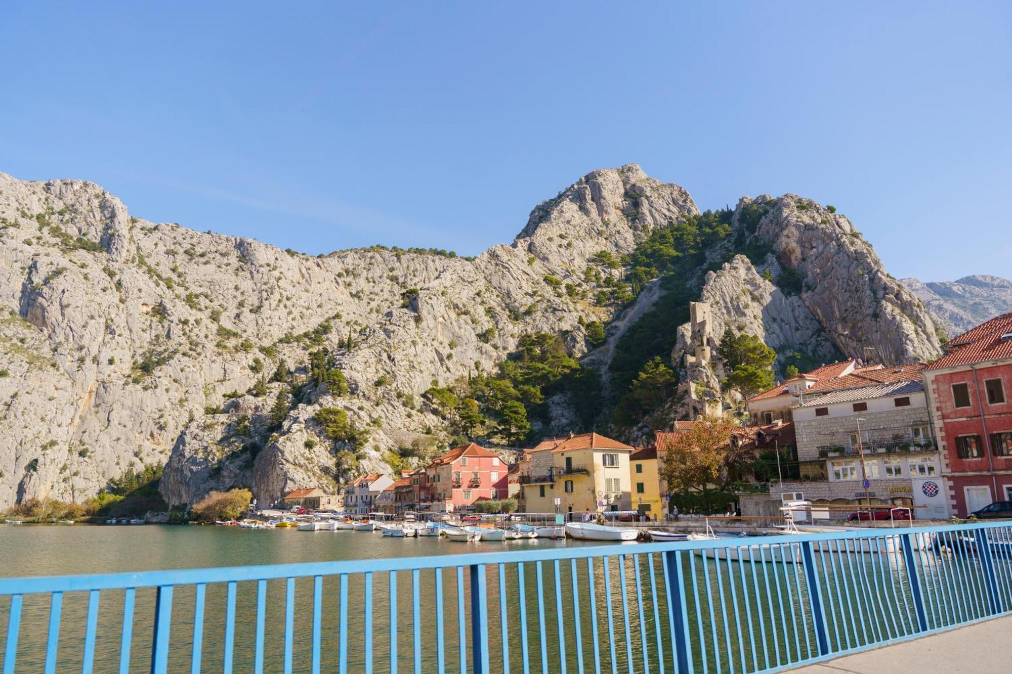 Sunny Apartment Omiš Buitenkant foto