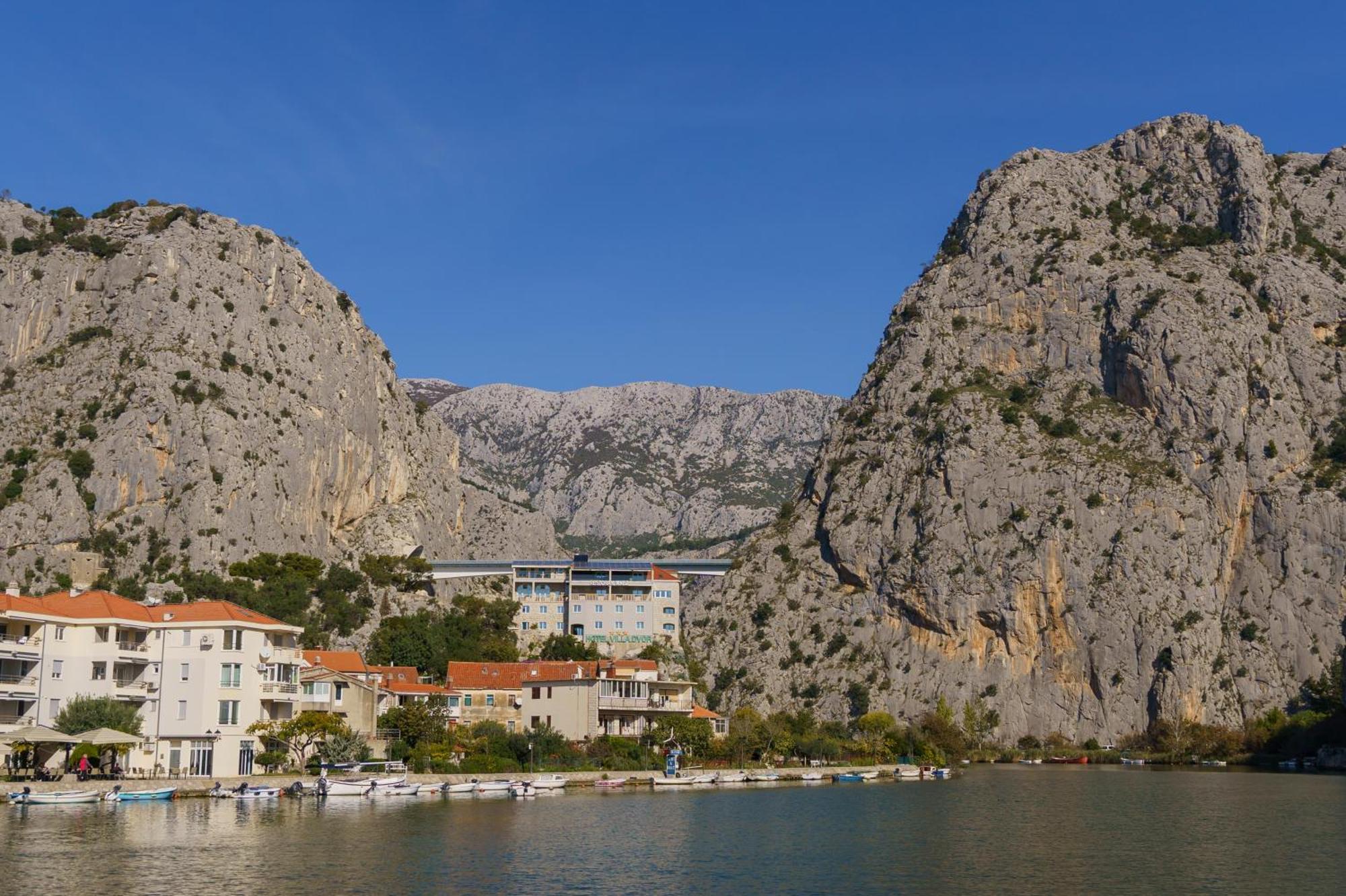 Sunny Apartment Omiš Buitenkant foto